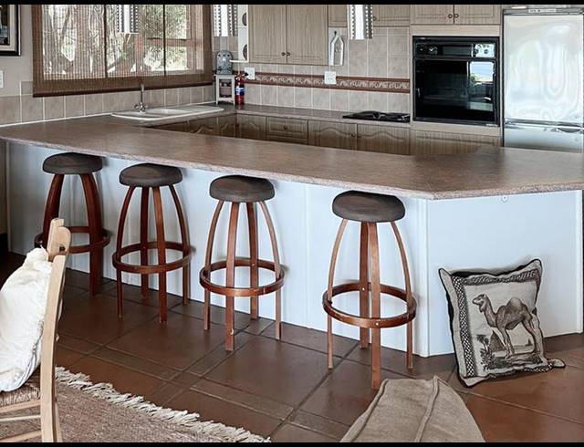 3 BEDROOM HOUSE FOR SALE IN BRONKHORST BAY